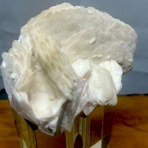 Petal calcite on quartz 742 grams  Ive reactive uvs orange not like in  photo